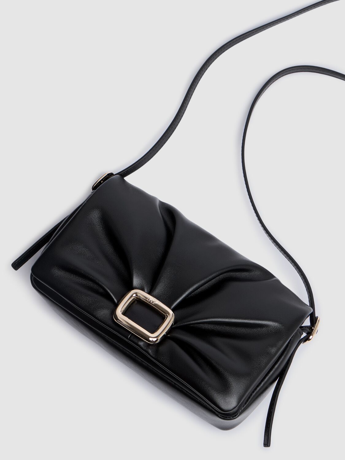 Roger Vivier Viv Choc Me Leather Wallet-on-chain In Schwarz